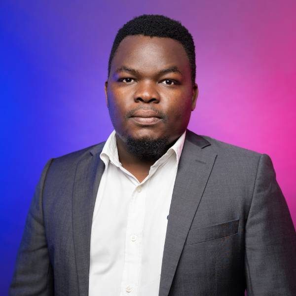 Dr Sipho Mdanda